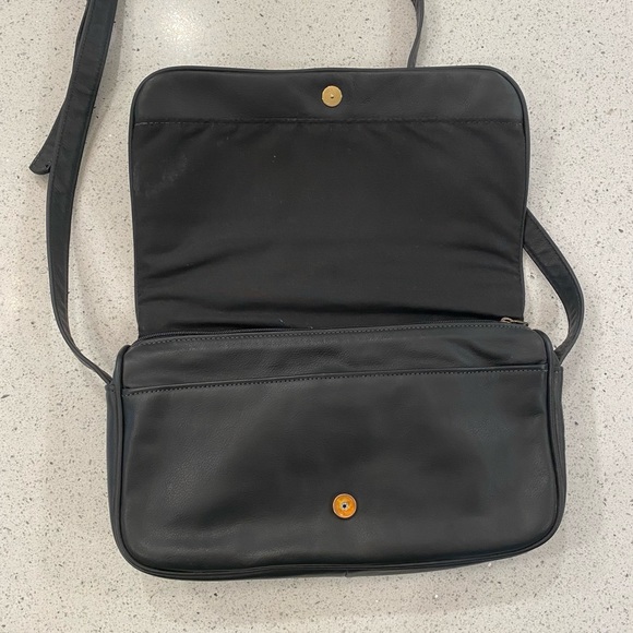 Stone Mountain Leather Purse - Picture 3 of 11